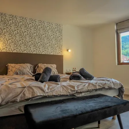 Les 2 Clefs Holiday home *